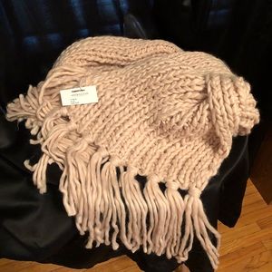 Shiraleah scarf